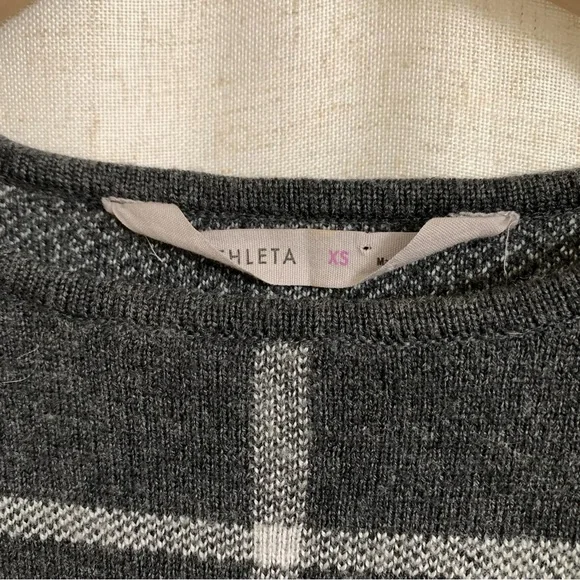 ATHLETA 100% Merino Wool Plaid Gray Thick Sweater top - Picture 5 of 6